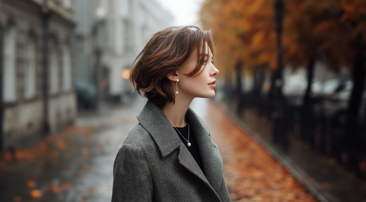 Quiet Elegance: Minimalist Pearls for the Autumn Season