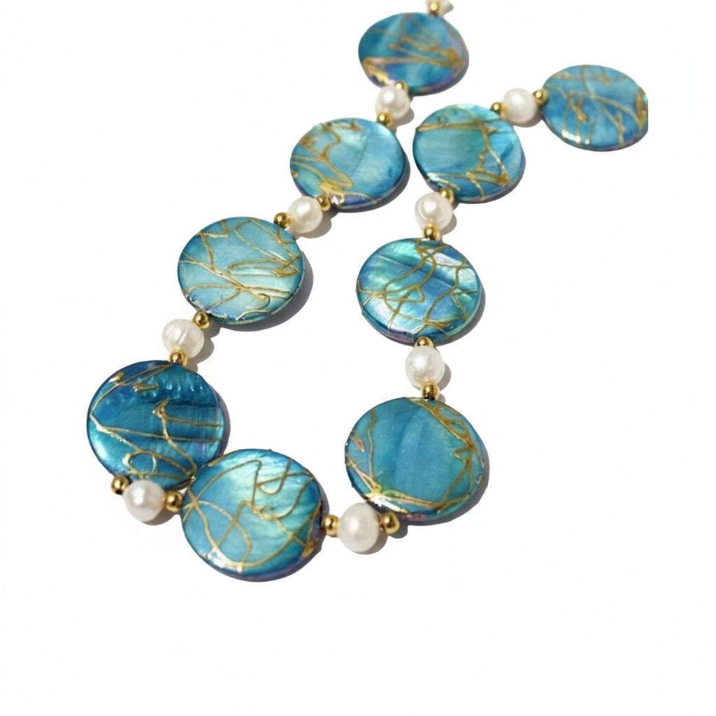 Conjunto de fantasía azul con auténtica concha azul de agua dulce y perlas