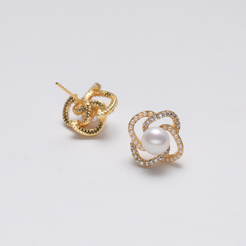 Boucles d'oreilles Greta en argent massif S925 et véritables perles d'eau douce