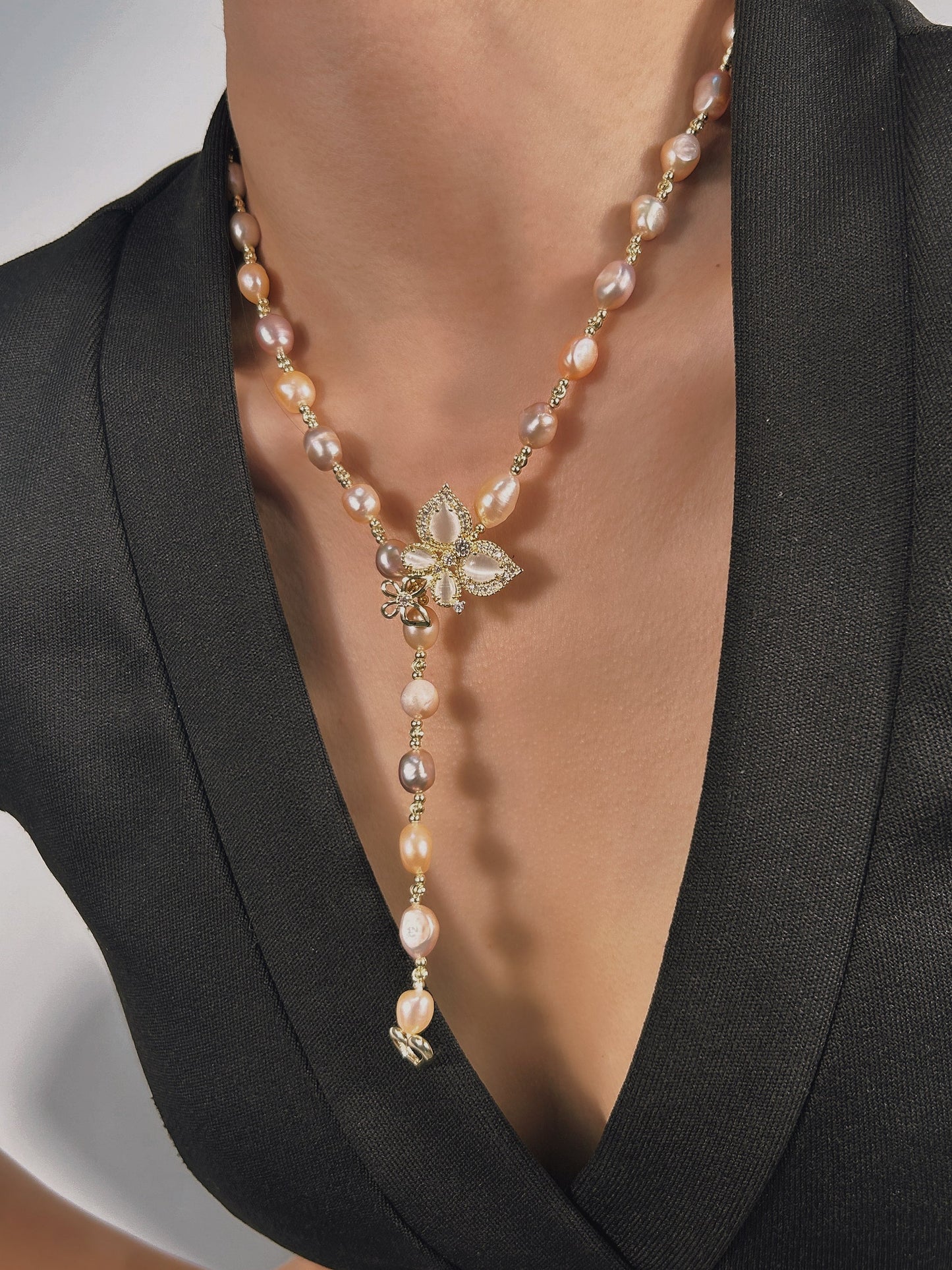 Collar de Cecilia con perlas de agua dulce genuinas