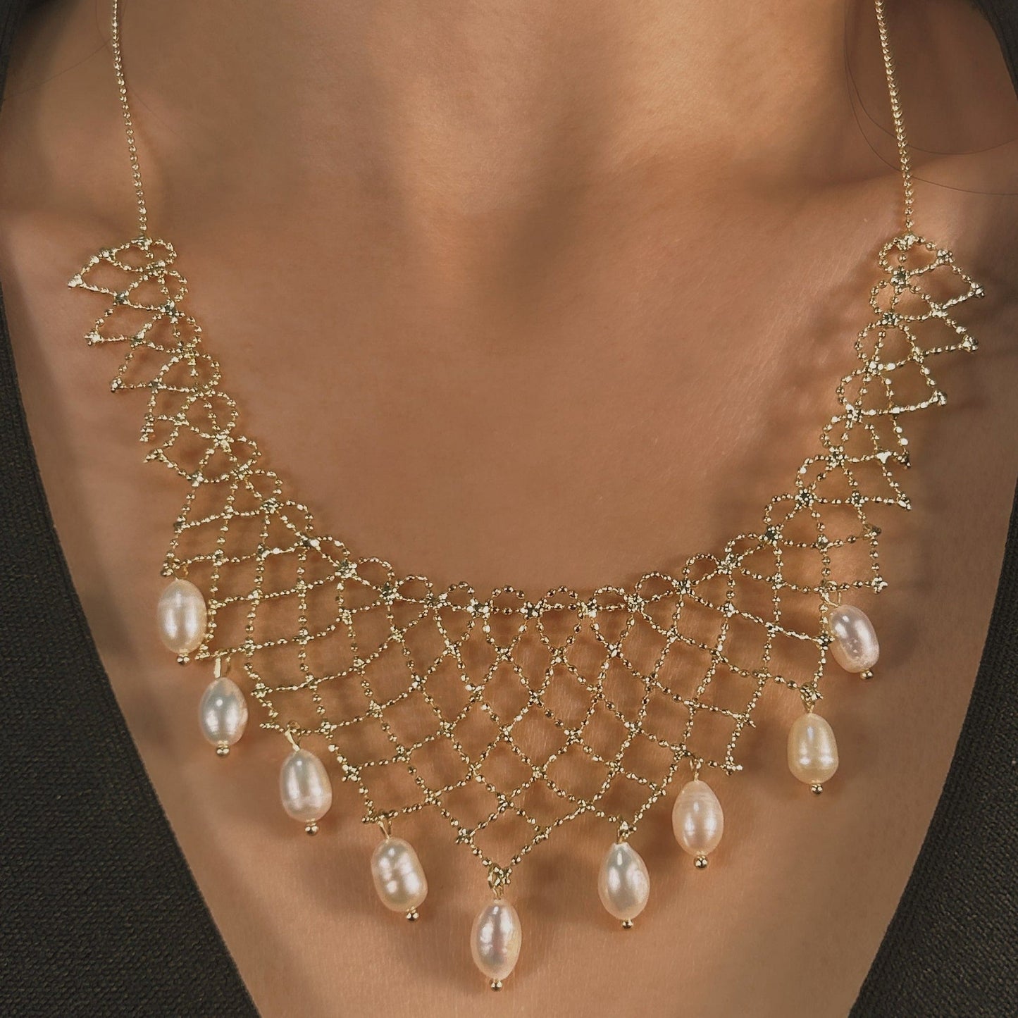Collar de encaje de perlas de agua dulce genuinas