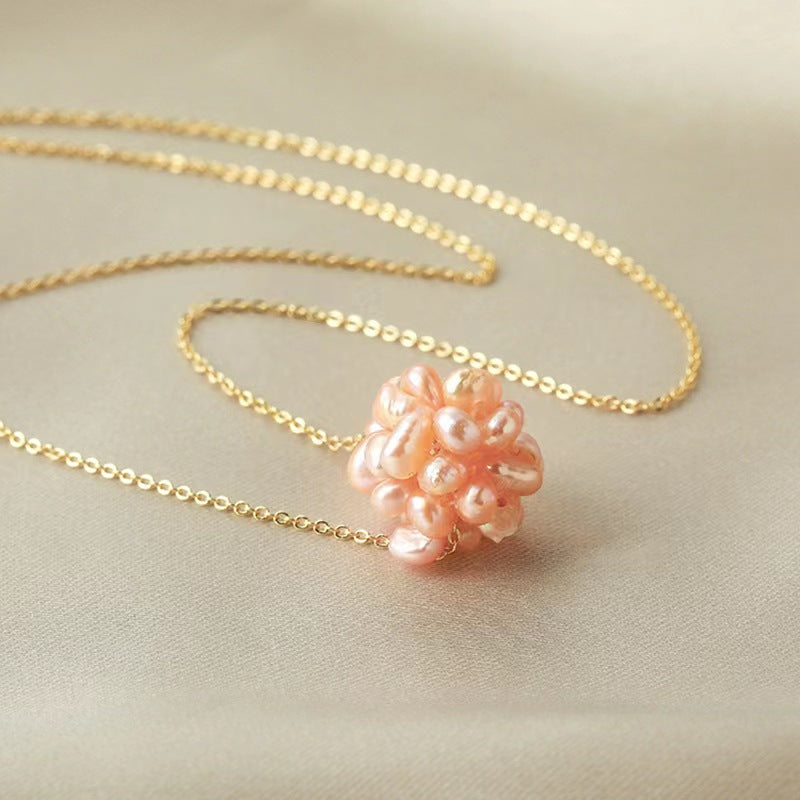 Ensemble de roses en perles d'eau douce véritables