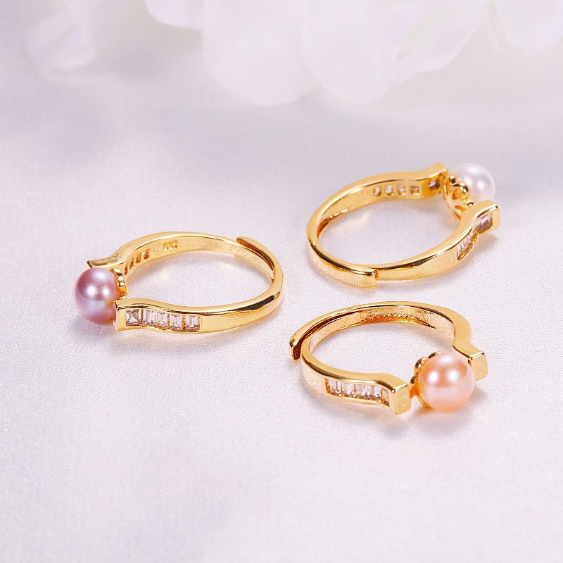 Anillo Ursula de latón bañado en oro de 18 quilates con auténtica perla de agua dulce