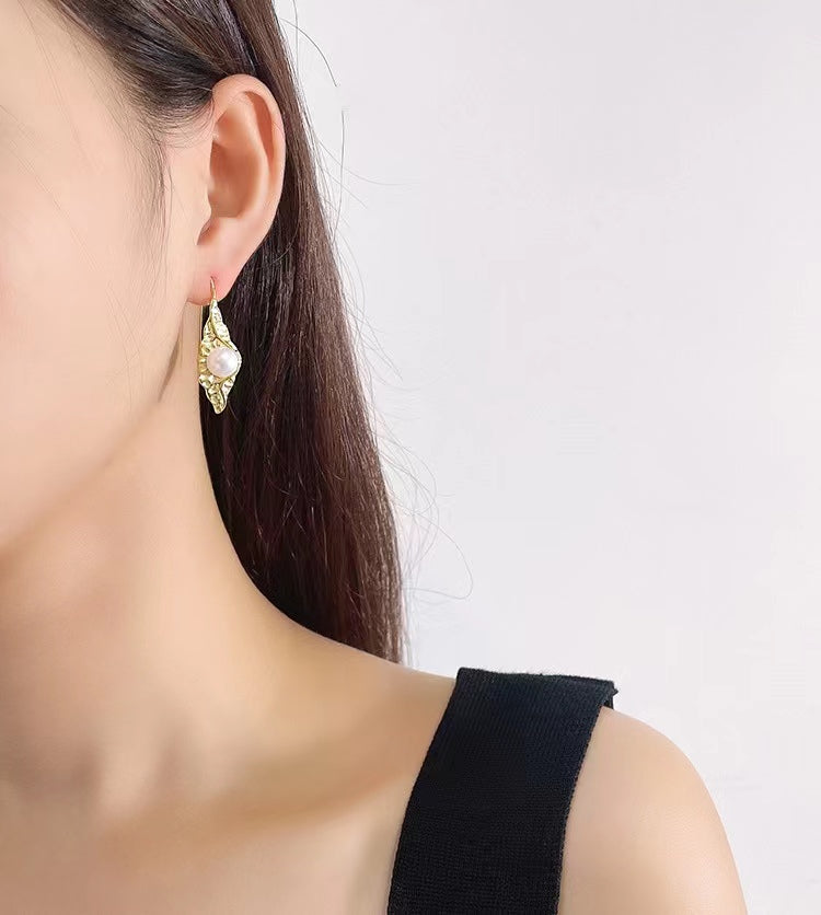 Pendientes de pupa de plata maciza S925 con auténtica perla barroca