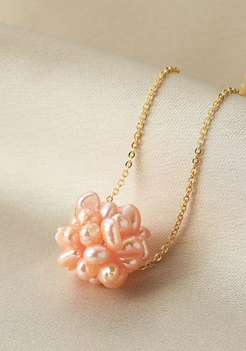 Ensemble de roses en perles d'eau douce véritables