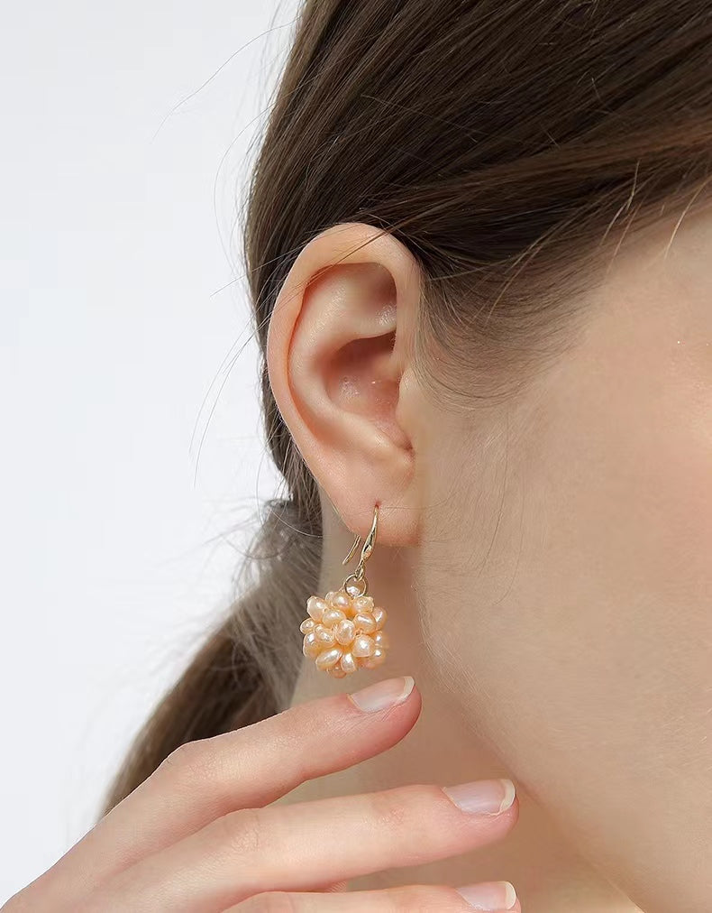Ensemble de roses en perles d'eau douce véritables