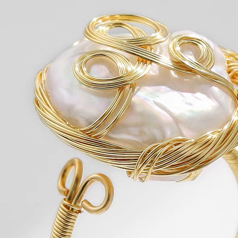 Anillo de perlas barrocas de agua dulce auténticas con ondas de agua
