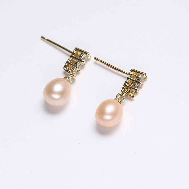 Pendientes delicados de plata maciza S925 con auténtica perla de agua dulce