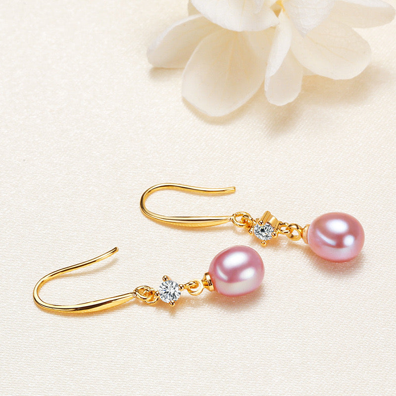 Boucles d'oreilles Céleste en laiton plaqué or 18 carats et véritable perle d'eau douce