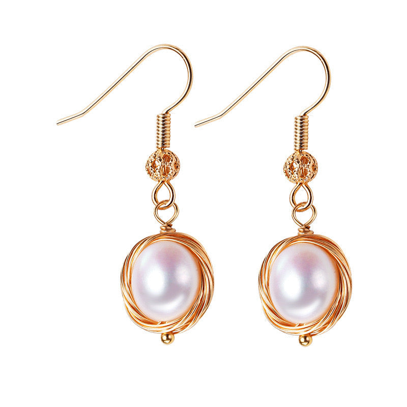 Boucles d'oreilles Hermosa en laiton plaqué or 18 carats et véritables perles d'eau douce