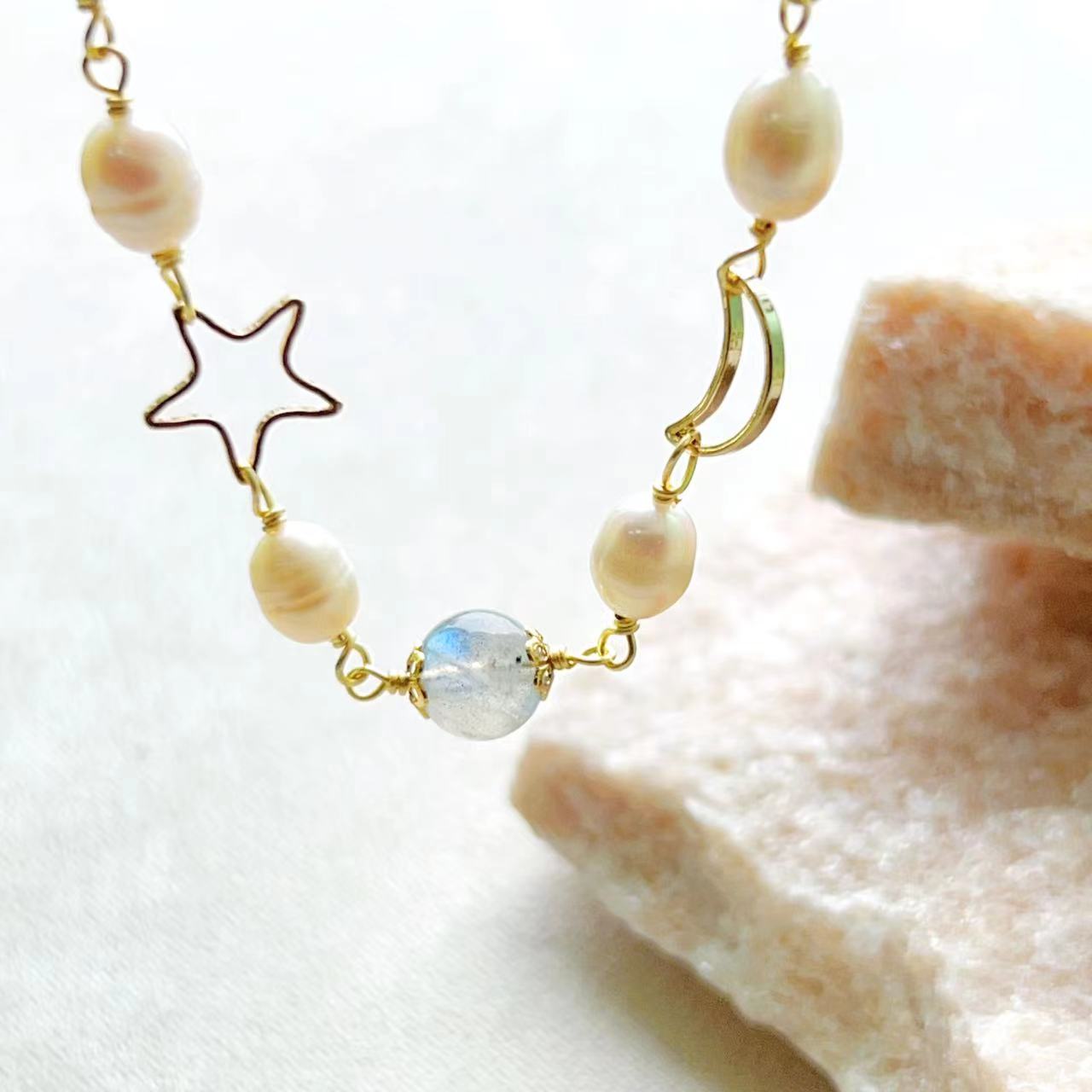 Pulsera Luna de piedra lunar y perla de agua dulce