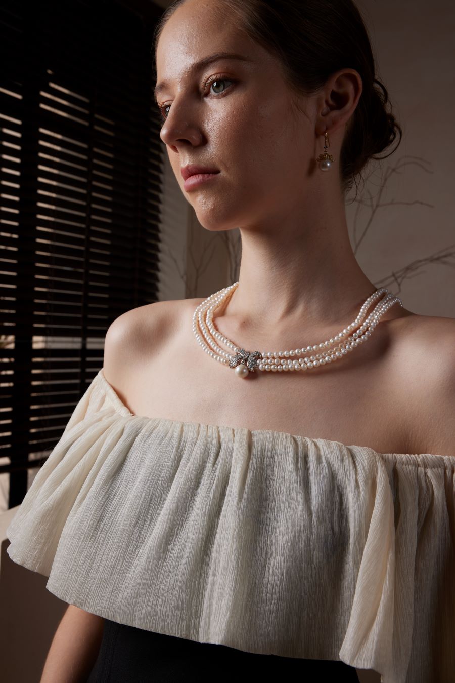 Bowtie Necklace
