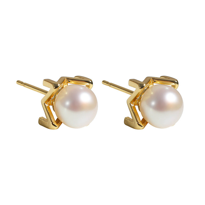 Genuine Freshwater Pearl Golden Cube Earrings - Detail View 7 - Elegant Pearl Jewelry by Kikyo Pearl London