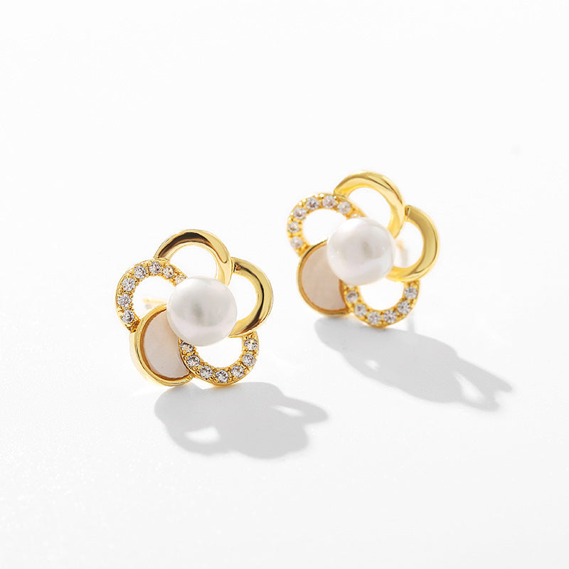 Pendientes de flor de la suerte con perlas de agua dulce auténticas