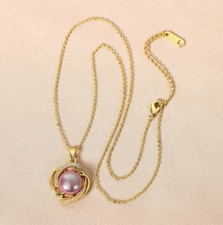 Collar de rosas con perlas de agua dulce genuinas
