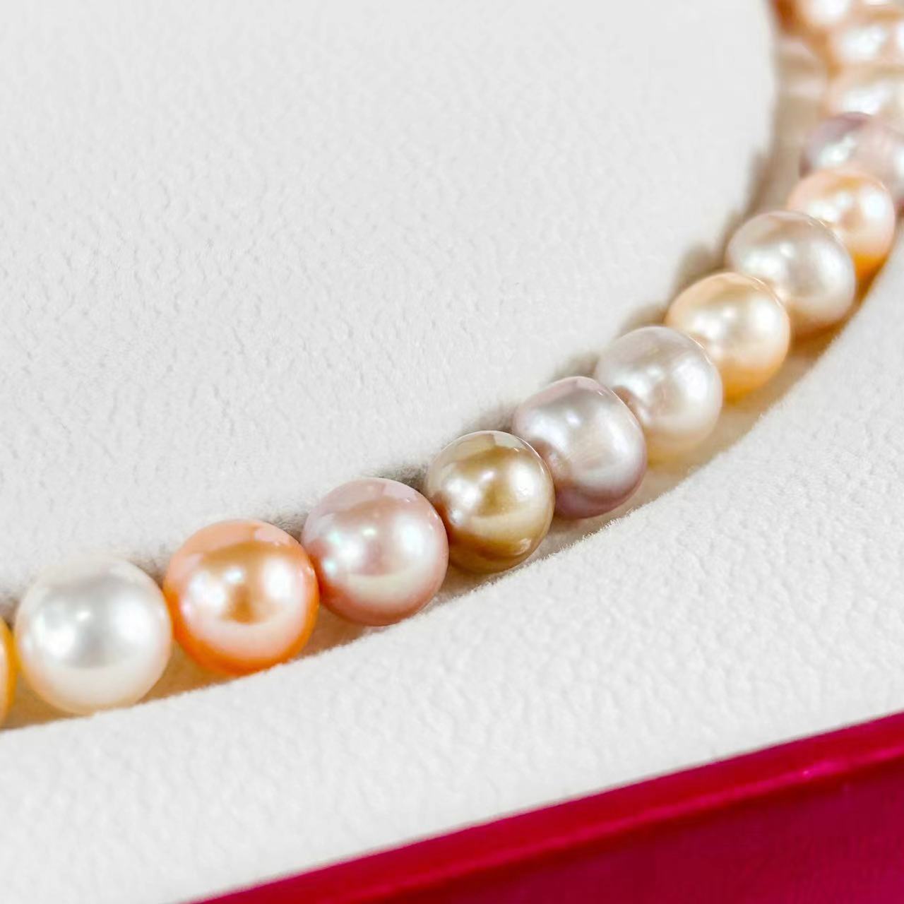 Genuine Freshwater Round Pearl Candy Box Necklacce Set