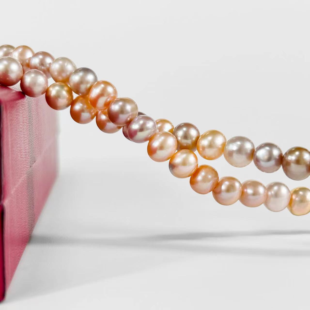Genuine Freshwater Round Pearl Candy Box Necklacce Set