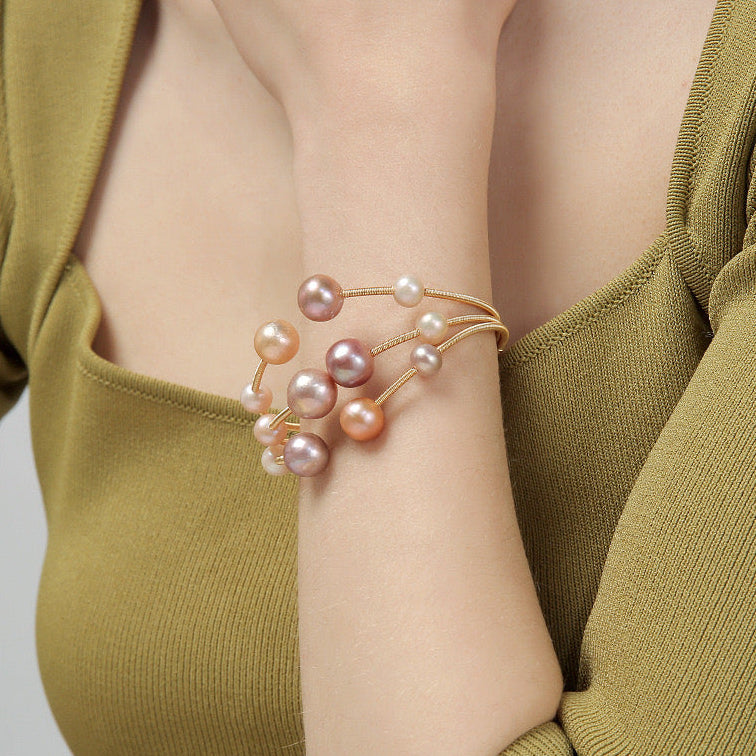 Genuine Freshwater Pearl Sky Bracelet - Detail View 5 - Elegant Pearl Jewelry by Kikyo Pearl London