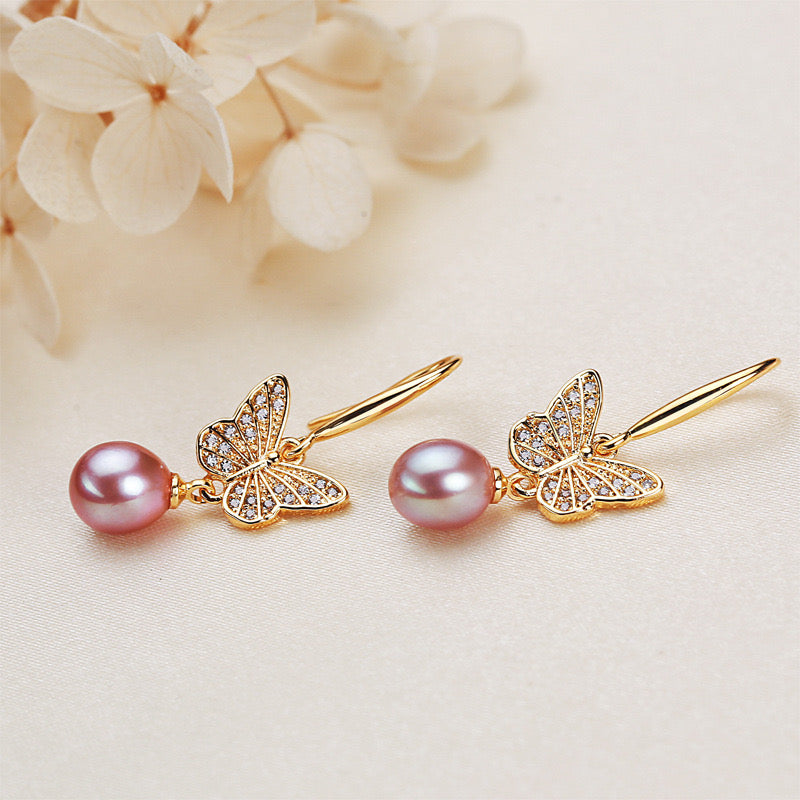 Boucles d'oreilles papillon dorées en laiton plaqué or 18 carats avec véritable perle d'eau douce