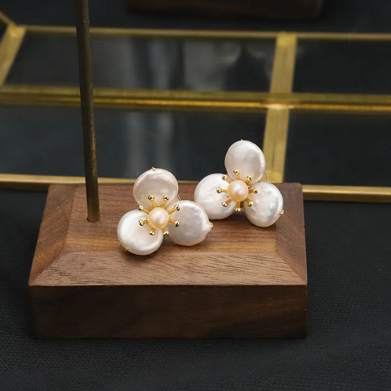 Boucles d'oreilles fleurs volantes en perles baroques d'eau douce véritables