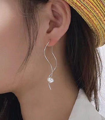 Boucles d'oreilles profilées en argent massif S925 avec véritable perle d'eau douce