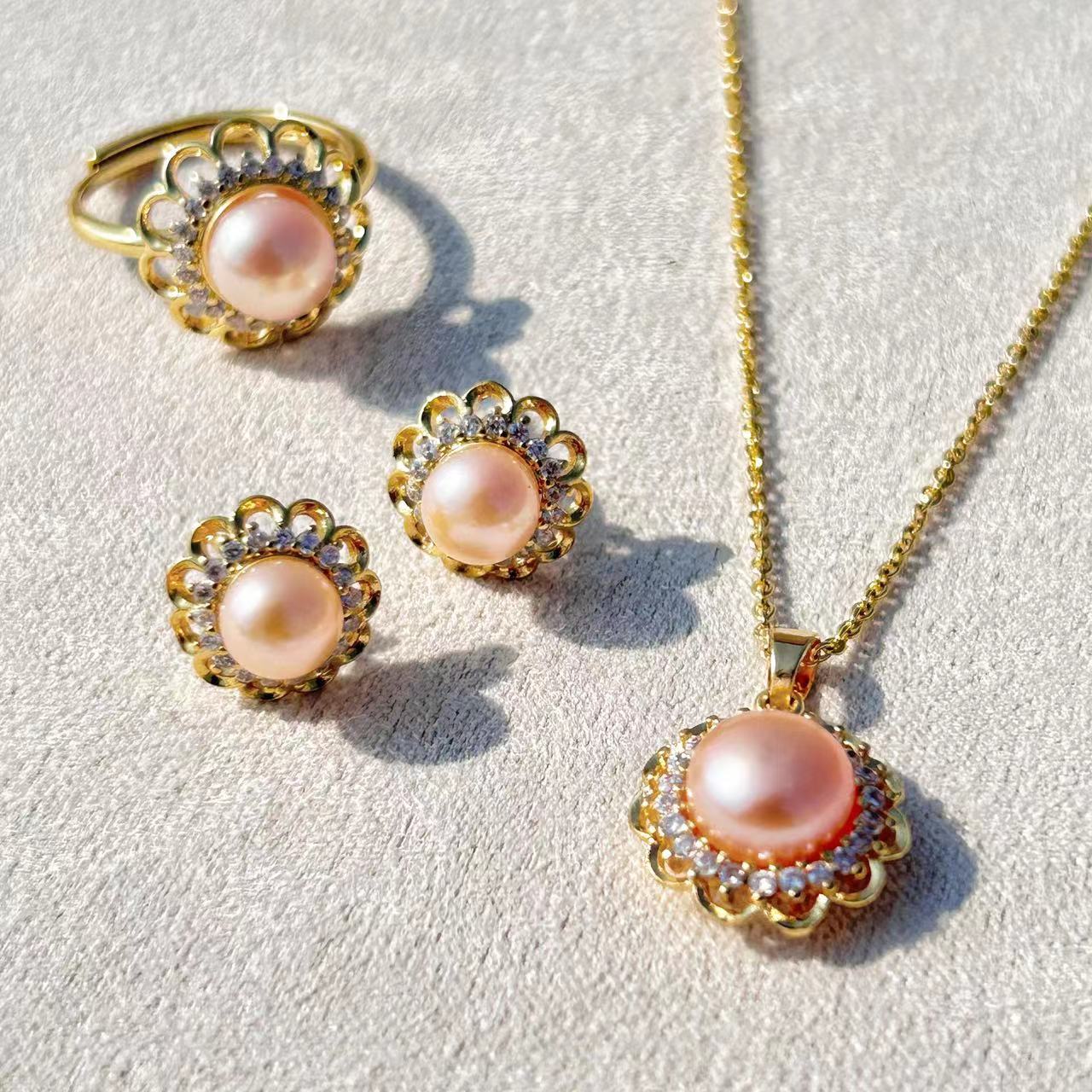 Conjunto de perlas barrocas de agua dulce genuinas con puesta de sol en el océano
