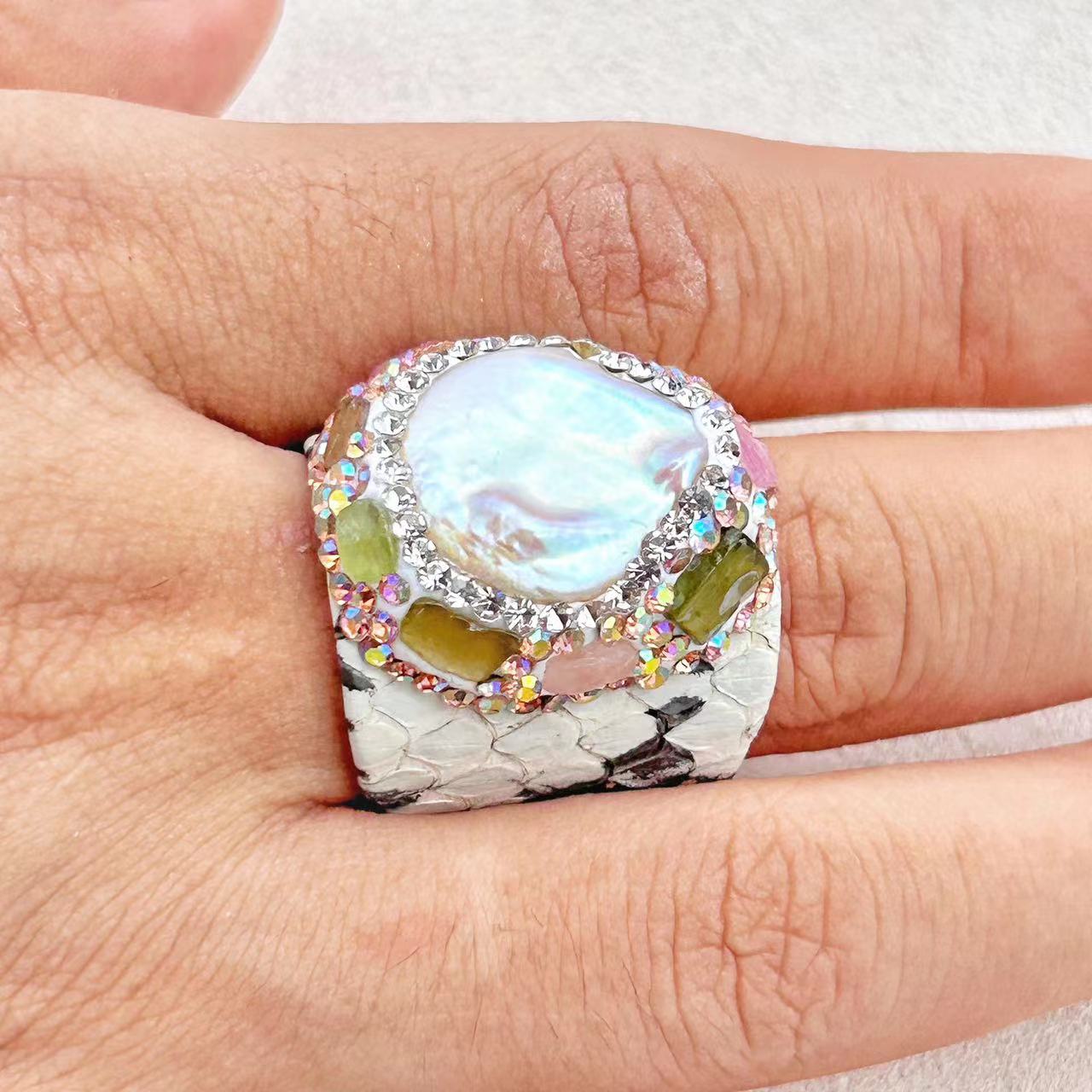 Bague Néhemias en véritable perle baroque naturelle et tourmaline naturelle