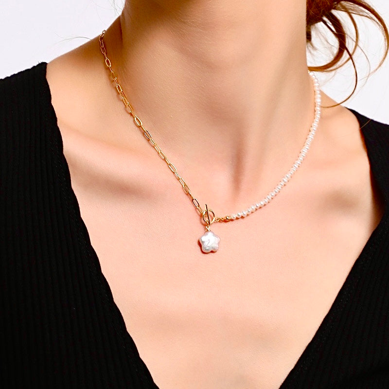 Collar de pedales con auténtica perla barroca de agua dulce