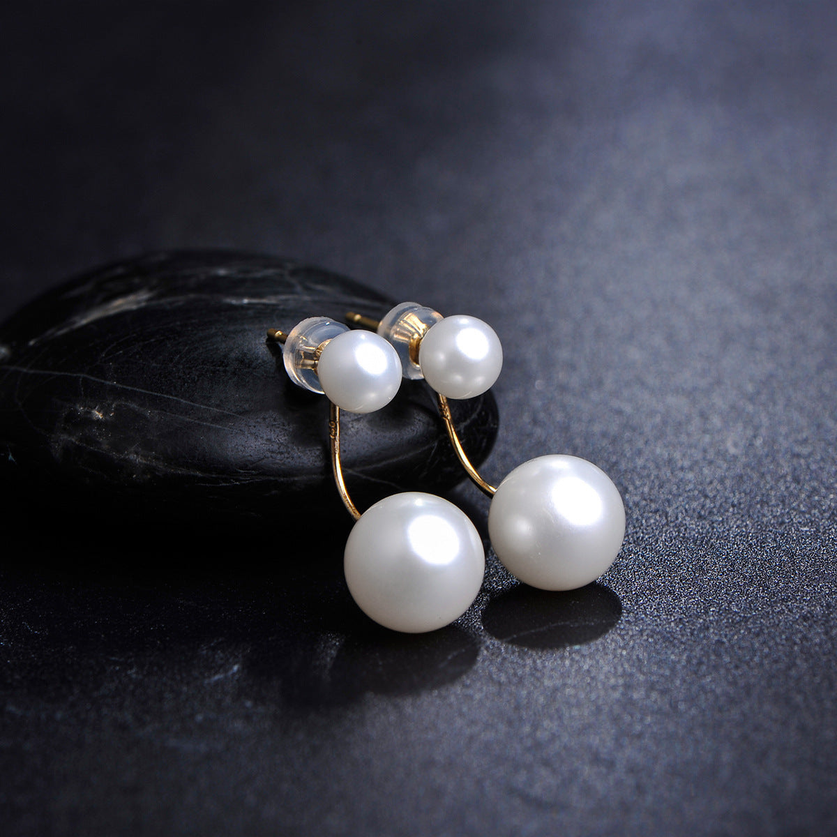 Pendientes de bulbo de perla de agua dulce genuina de oro macizo de 18 quilates