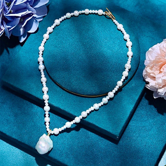 Collier Arya en véritables perles d'eau douce baroques