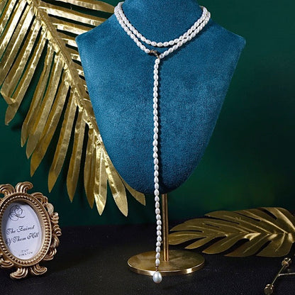 Collier viennois en véritables perles d'eau douce baroques