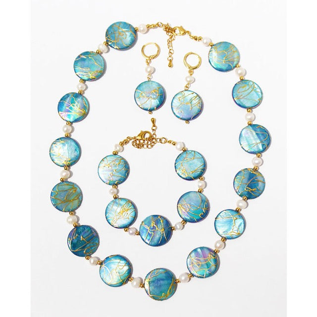 Ensemble fantaisie bleu avec coquillages et perles d'eau douce bleus authentiques