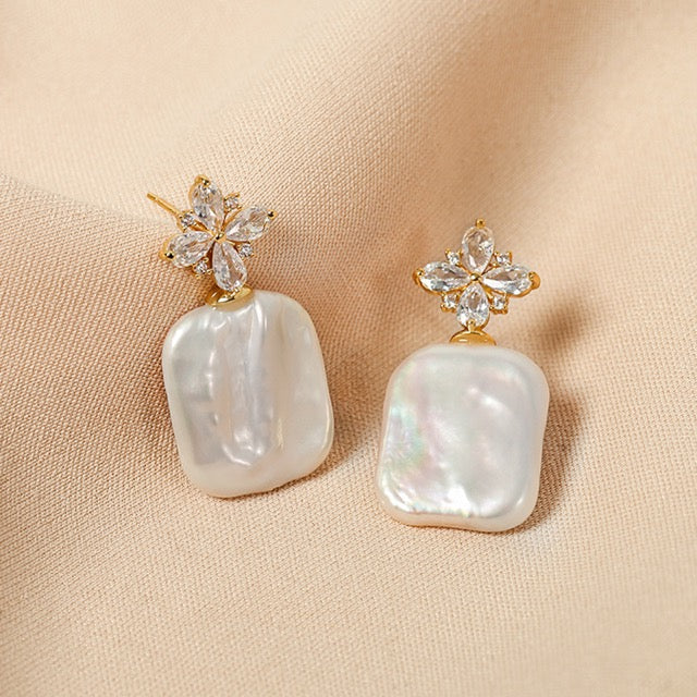 Boucles d'oreilles flocon de neige en perles baroques d'eau douce véritables