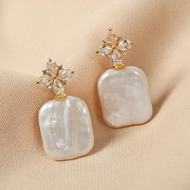 Boucles d'oreilles flocon de neige en perles baroques d'eau douce véritables