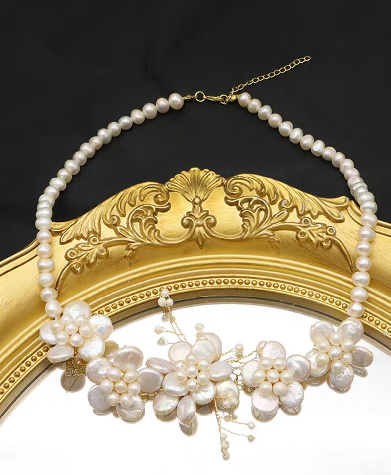 Collar de ángel con flor sagrada y perlas de agua dulce auténticas