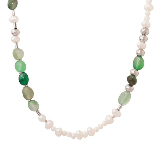 Collar de acero de titanio con perlas de agua dulce auténticas y musgo verde