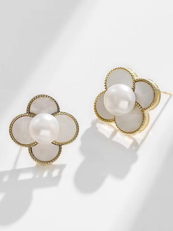 Boucles d'oreilles trèfle en perles d'eau douce véritables
