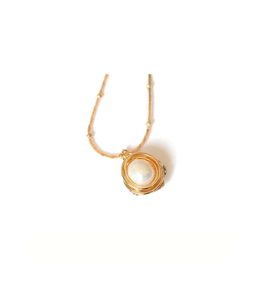Collier de perles d'eau douce baroques authentiques