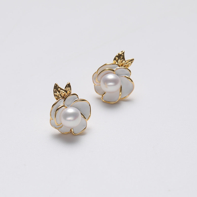 Pendientes de camelia de plata maciza S925 con auténtica perla de agua dulce