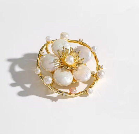 Pendientes de flores de cerezo con perlas de agua dulce auténticas