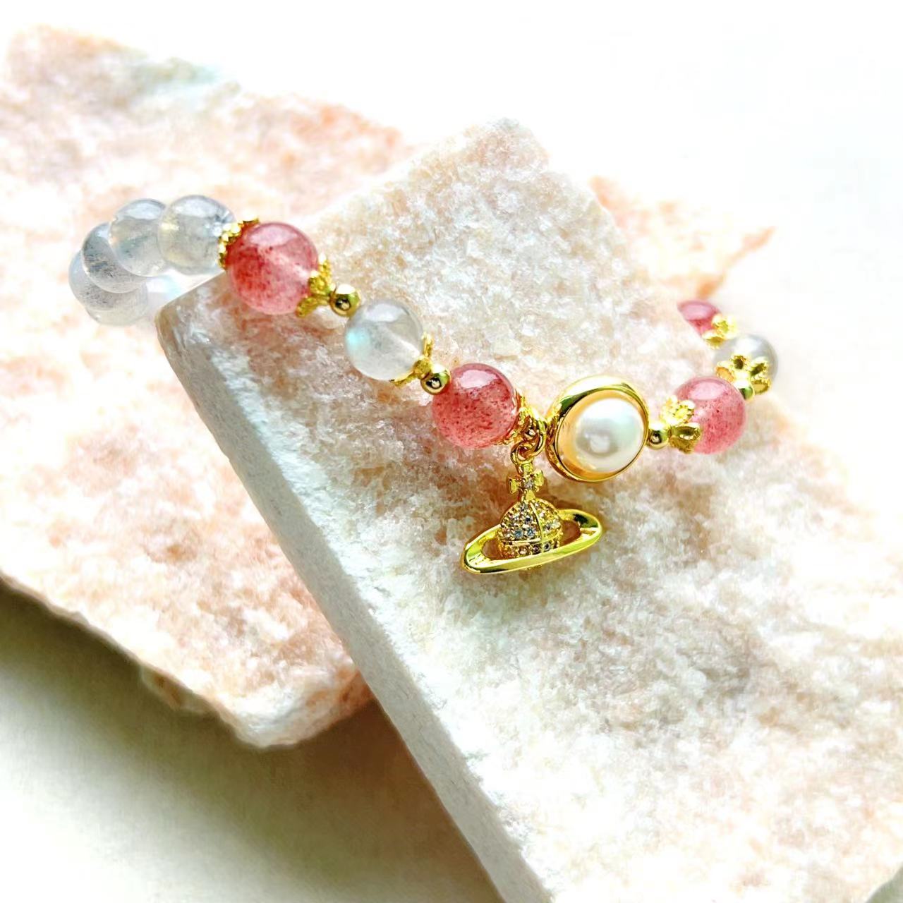Pulsera Saturno de piedra lunar y cristal de fresa