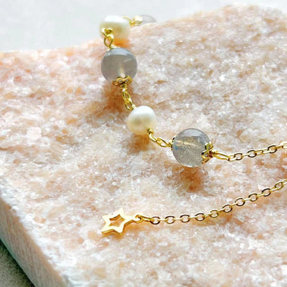 Bracelet Nuit étoilée en pierre de lune et perles d'eau douce