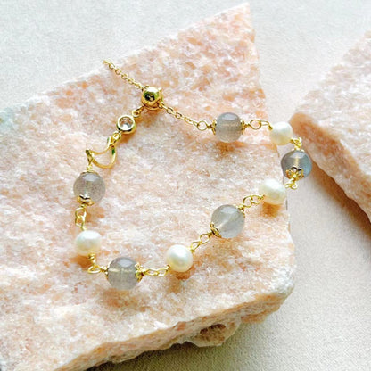 Bracelet Nuit étoilée en pierre de lune et perles d'eau douce