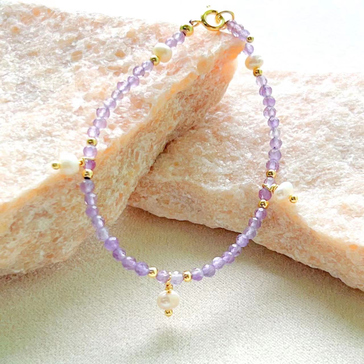 Pulsera Rain de Amatista y Perlas de Agua Dulce