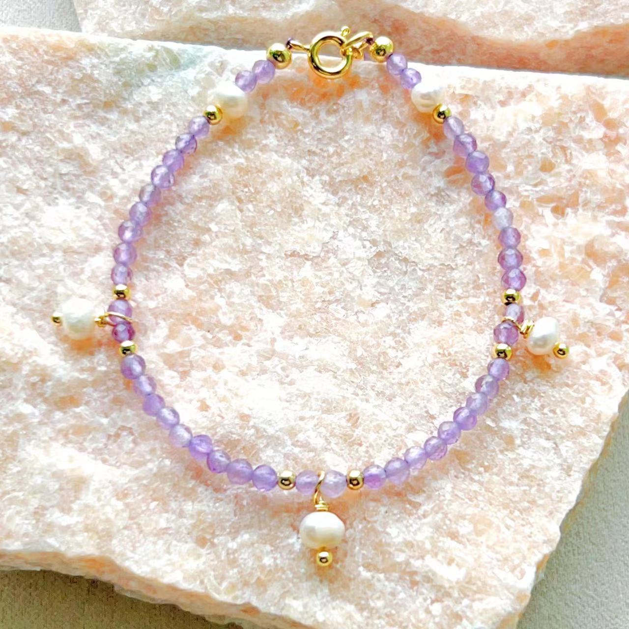Pulsera Rain de Amatista y Perlas de Agua Dulce