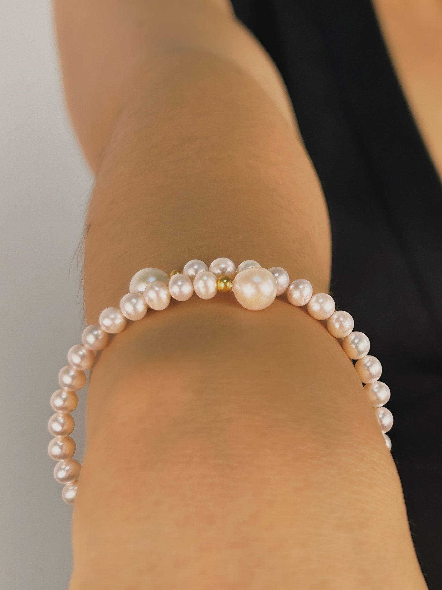 Pulsera de la paz con perla genuina de agua dulce AAAA en oro macizo de 18 quilates