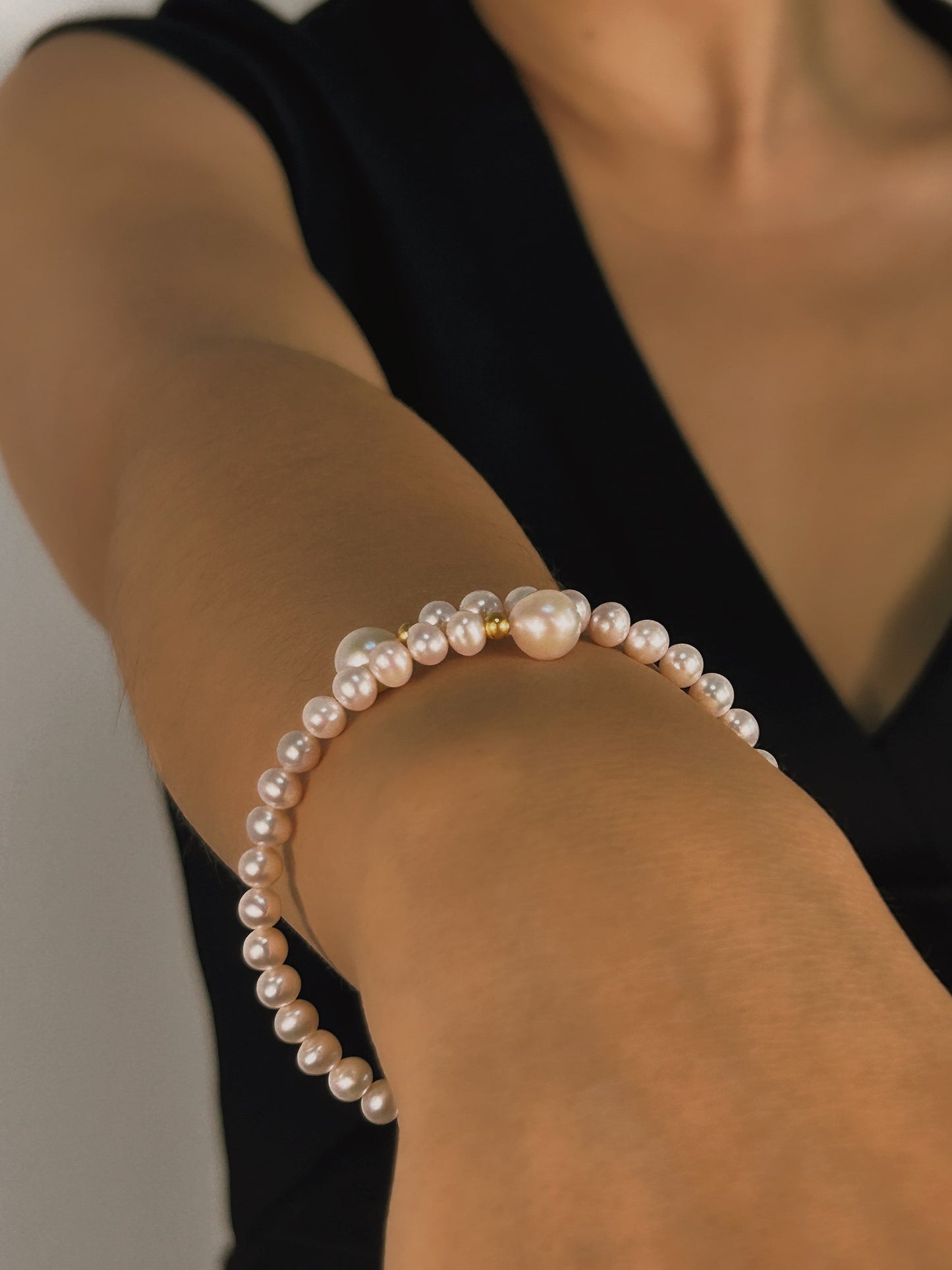 Pulsera de la paz con perla genuina de agua dulce AAAA en oro macizo de 18 quilates