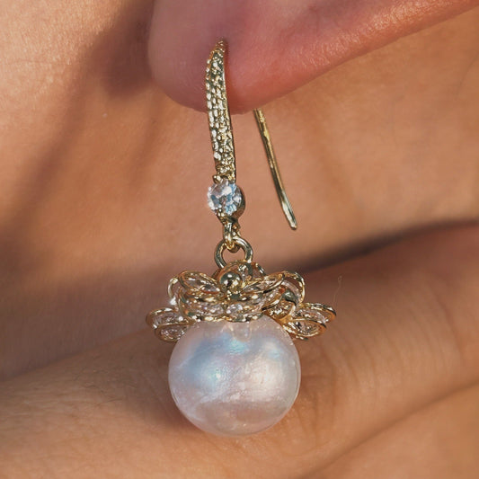 Boucles d'oreilles Freesia en perles d'eau douce baroques Edison authentiques (édition limitée)