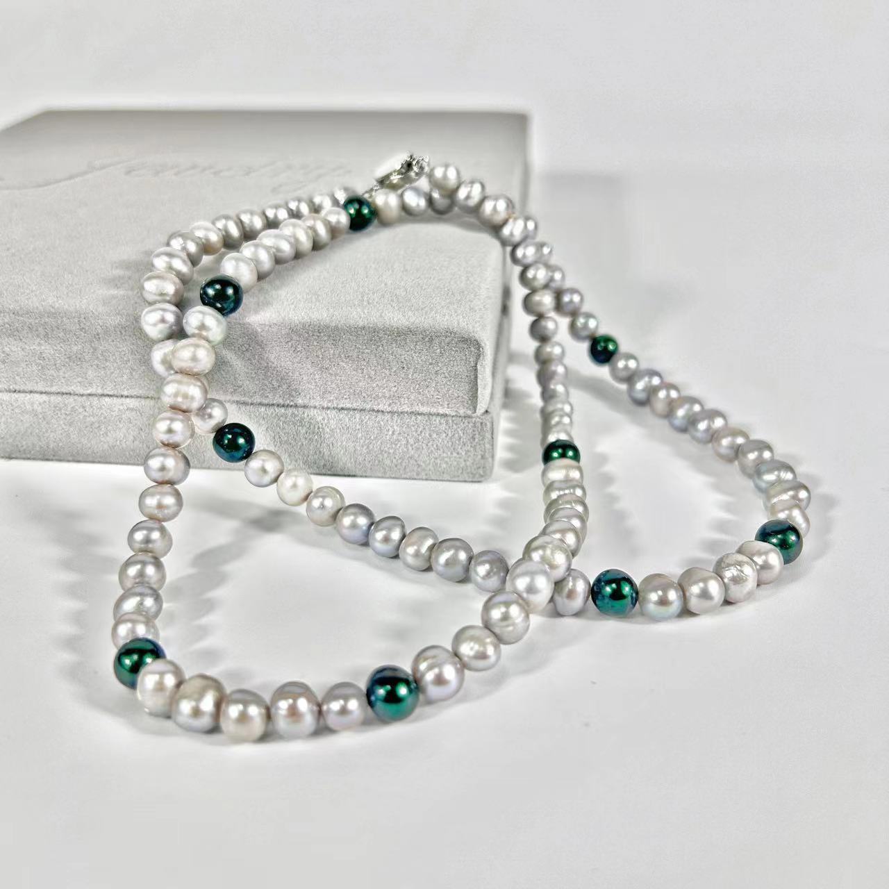 Collar de perlas de agua dulce auténticas en forma de lágrima de Tahití