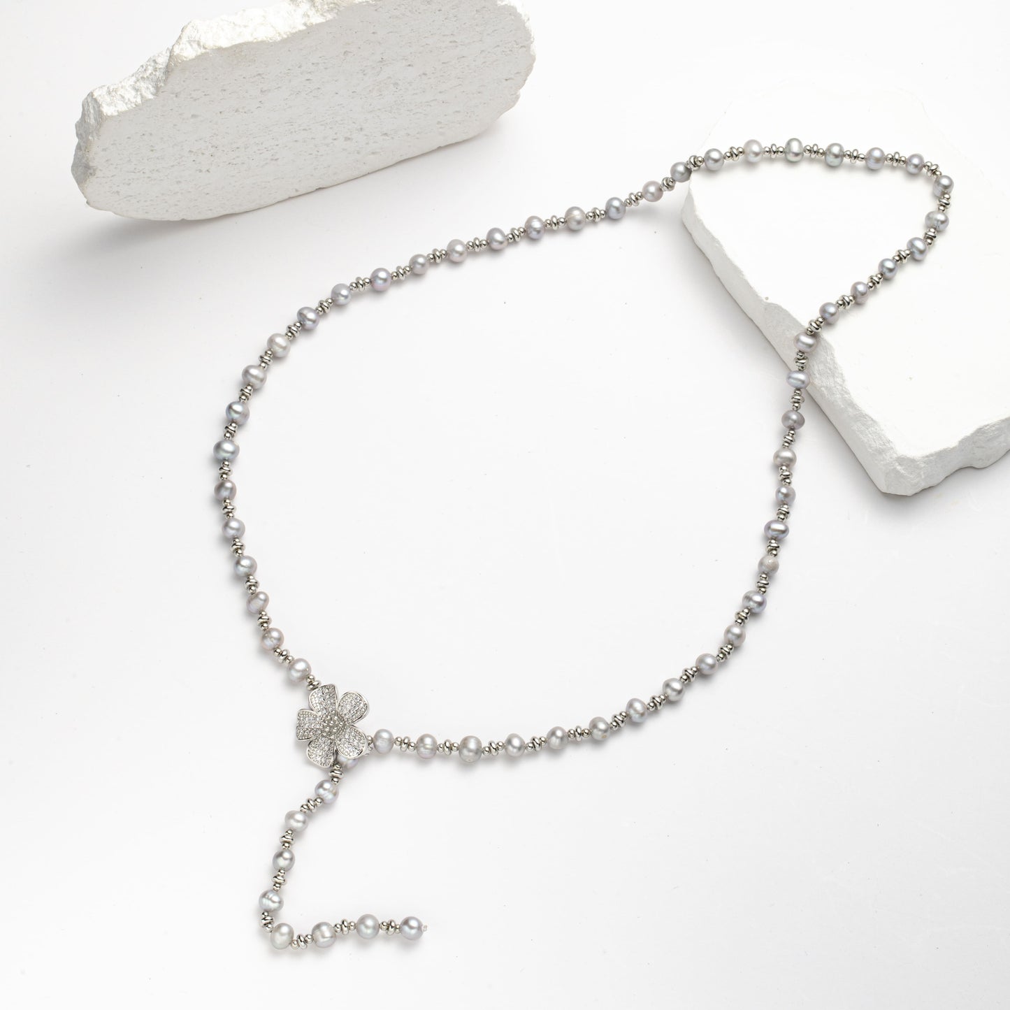 Collar de otoño de Sakura con perlas de agua dulce genuinas